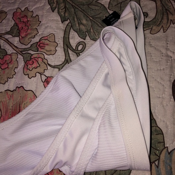 (Bundle only) Ribbed Bikini bottom - Picture 4 of 5